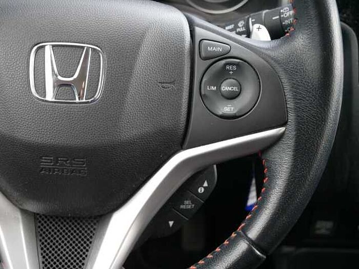 Honda JAZZ 1.5 Dynamic CVT +AHK+LED+PDC+SHZ+BT*