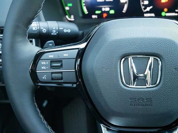 Honda Civic e: HEV Advance Bose +LED+NAVI+PANO+KAMERA